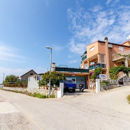 Apartments Nada Рогозница Экстерьер фото