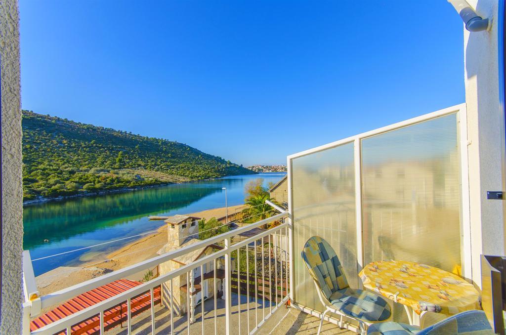 Apartments Nada Рогозница Экстерьер фото