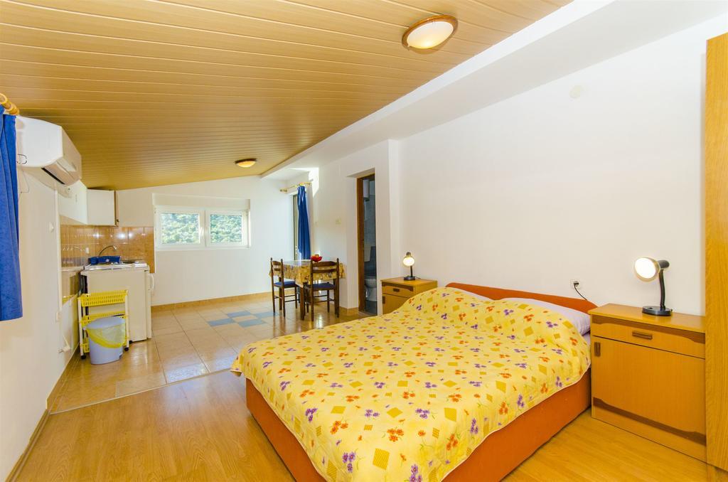 Apartments Nada Рогозница Экстерьер фото
