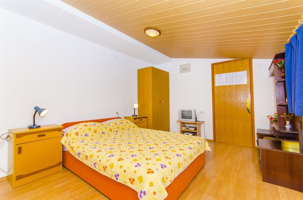 Apartments Nada Рогозница Экстерьер фото